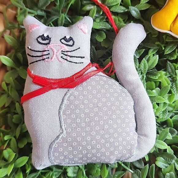 3 Vintage Cat Ornaments - Picture 2 of 10